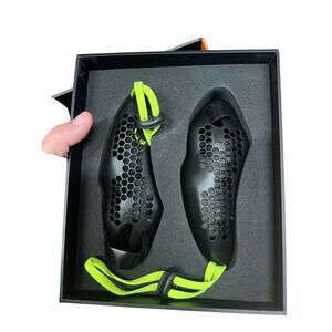 LAUFLAUF Posture Corrector Revolutionary Technology All Ages Size Small NIB